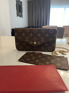 Красивая маленькая сумочка Loius Vuitton(копия)