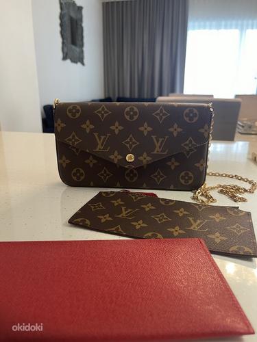 Красивая маленькая сумочка Loius Vuitton(копия) (фото #1)