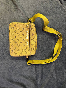 Louis Vuitton Trio Messenger (2 foto / 7)