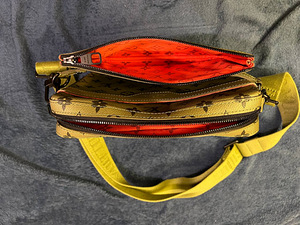 Louis Vuitton Trio Messenger (5 foto / 7)