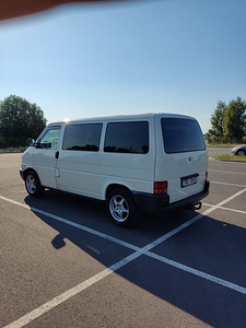 Volkswagen Transporter (4 foto / 10)