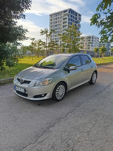 Toyota Auris (1 фото из 5)