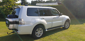 MITSUBISHI PAJERO INSTYLE NAVI PLUS AT 3.2 DI-D 140kW (1 foto / 8)