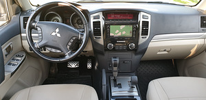 MITSUBISHI PAJERO INSTYLE NAVI PLUS AT 3.2 DI-D 140kW (6 foto / 8)