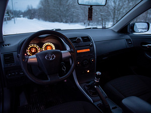 Toyota Corolla 1.6 97 kW (6 foto / 8)