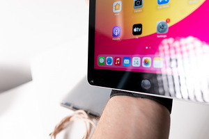 Müüa Apple iPad 6. generatsioon 9.7" 32 GB (Model A1893) (6 foto / 6)