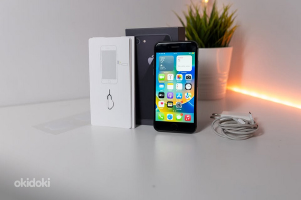 Apple iPhone 8 64 GB / Space Gray