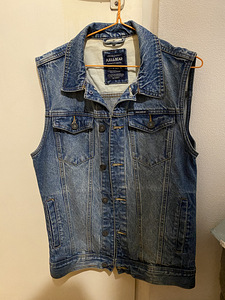 Pull&bear teksariidest vest (2 foto / 2)