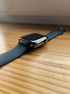 Apple watch series 7 GPS+LTE 41mm Stainless Steel (4 foto / 4)