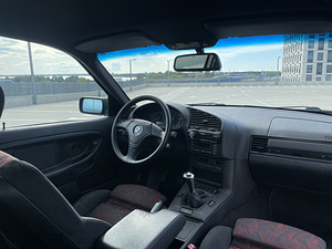 BMW E36 323i 125kW tehase M-pakett, manuaal (9 foto / 15)