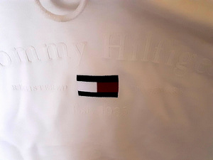 Tommy Hilfigeri meeste valge tikitud logoga dressipluus (6 foto / 7)