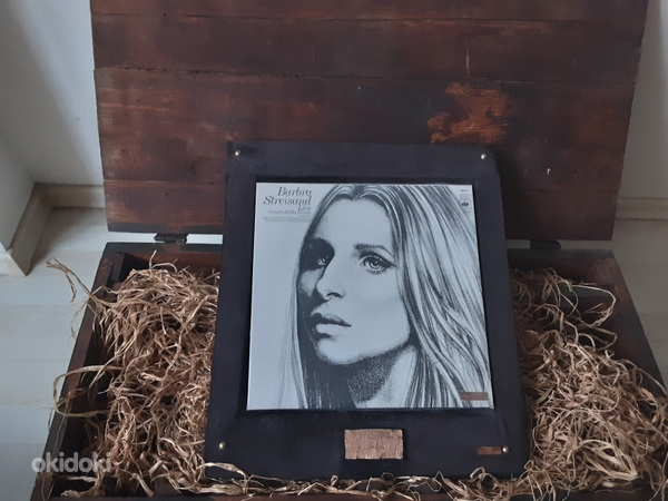 Пластинка Barbra Streisand "12" с автографом FS51T429 (фото #1)