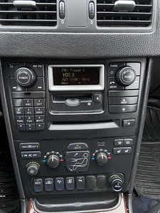 Volvo XC90 2.5 T5 154kW (9 foto / 15)