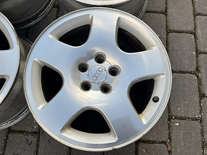 17" 5x112 Audi originaal valuveljed Flat Five (4 foto / 9)