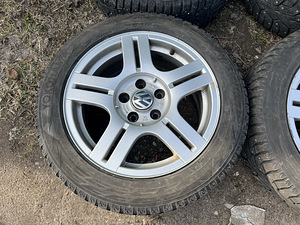 5x112 Volkswagen Passat 16" оригинальные диски с резиной (5 фото из 10)
