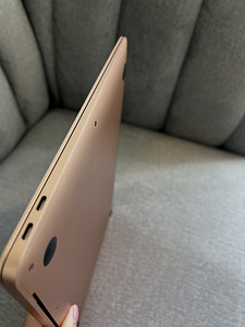 MacBook Air (13” 2018) / 1.6 GHz / 8GB / 128GB (6 foto / 10)