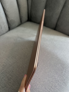 MacBook Air (13” 2018) / 1.6 GHz / 8GB / 128GB (7 foto / 10)