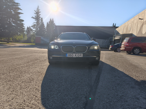 BMW 740