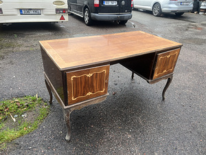 Aniitkne kapp, kirjutuslaud, diivanilaud, kompl (2 foto / 3)