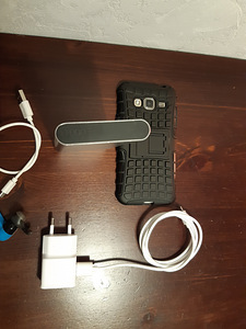 SAMSUNG J3 + АККУМУЛЯТОР + НАУШНИКИ JBL (2 фото из 3)