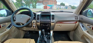 Toyota Land Cruiser 120, 2006 a, 8 istekohta, beež nahk (5 foto / 7)