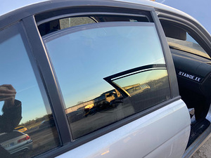 BMW e39 uksed koos pakettklaasidega (3 foto / 6)