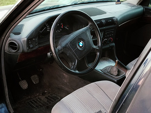 БМВ е34 520i Универсал (7 фото из 11)