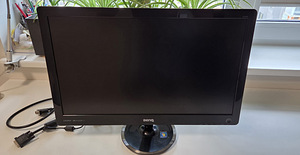 Монитор BenQ V2220H — 21.5" Full HD (1 фото из 9)