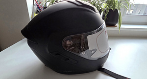 SENA Phantom mootorrattakiiver sisseehitatud peakomplektiga (6 foto / 10)