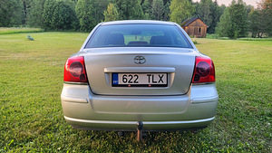 Toyota Avensis (6 foto / 11)