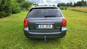 Toyota Avensis Executive (4 foto / 12)