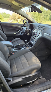 Ford Mondeo Titanium (12 foto / 15)