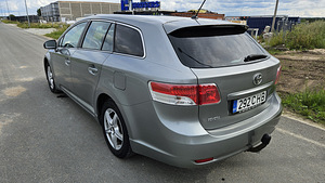 Toyota Avensis 2.0D Linea Sol (5 foto / 15)