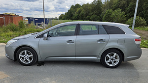 Toyota Avensis 2.0D Linea Sol (6 foto / 15)