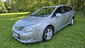 Toyota Avensis 2.0D Linea Sol (1 foto / 14)
