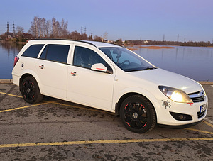 Opel Astra 1.7 CDTI (7 foto / 15)