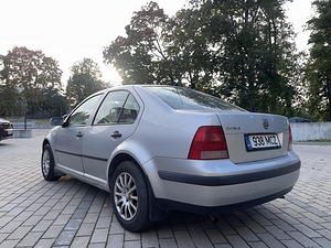 Volkswagen Bora 2.0 85kW (5 foto / 8)