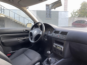 Volkswagen Bora 2.0 85kW (8 foto / 8)