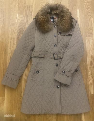 Бежевое пальто с воротником из лисы Burberry (фото #1)