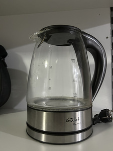 Gallet elektriline veekeetja valgustusega. (2 foto / 3)
