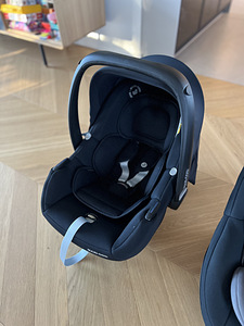 Maxi-Cosi turvahäll ja FamilyFix alus (1 foto / 2)
