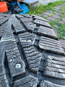 Müüa 3tk talvekad Pirelli Ice Zero 225/45/R18 RunFlat (3 foto / 4)