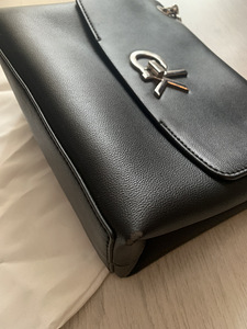 Calvin klein kunstnahast kott (2 foto / 4)