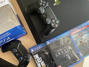 PS4 Pro 1TB + 3 games + new controller (1 foto / 1)