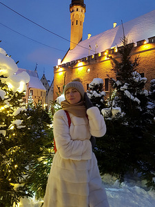 Müüa valge naaritsa kasukas (2 foto / 8)