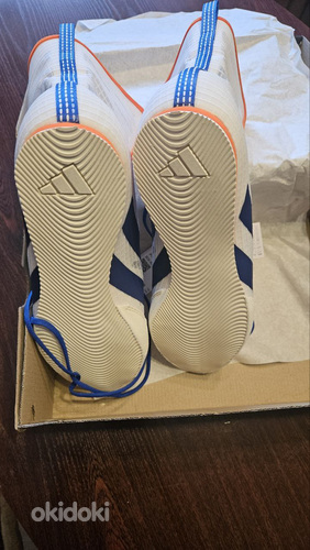 НОВЫЕ боксерки Adidas Box Hog 4 (размер 43 1/3)