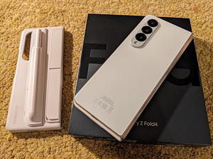 Samsung Galaxy Z fold 4 (5 foto / 6)