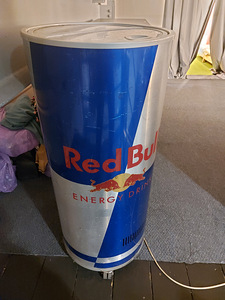 Red Bulli purgi kujuline joogikülmik (1 foto / 2)