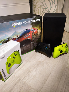 Xbox Series X + 2 kontrollerit (1TB SSD) (1 foto / 5)