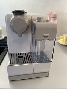 Kohvimasin Nespresso Lattissima One (3 foto / 4)